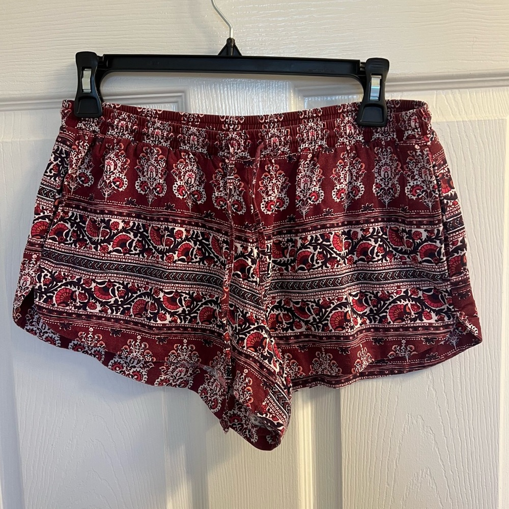 American Eagle Flowy Printed Shorts